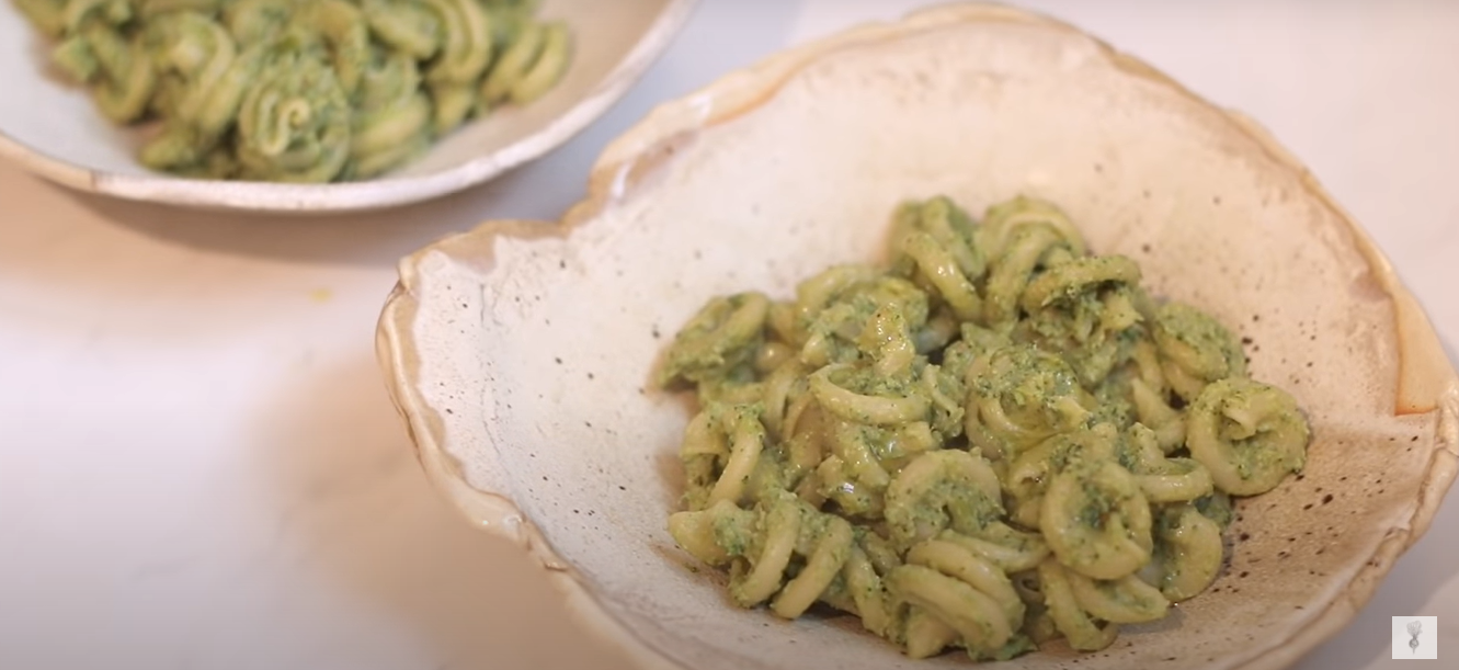 Pasta al pesto di broccoli e noci ricetta step 3