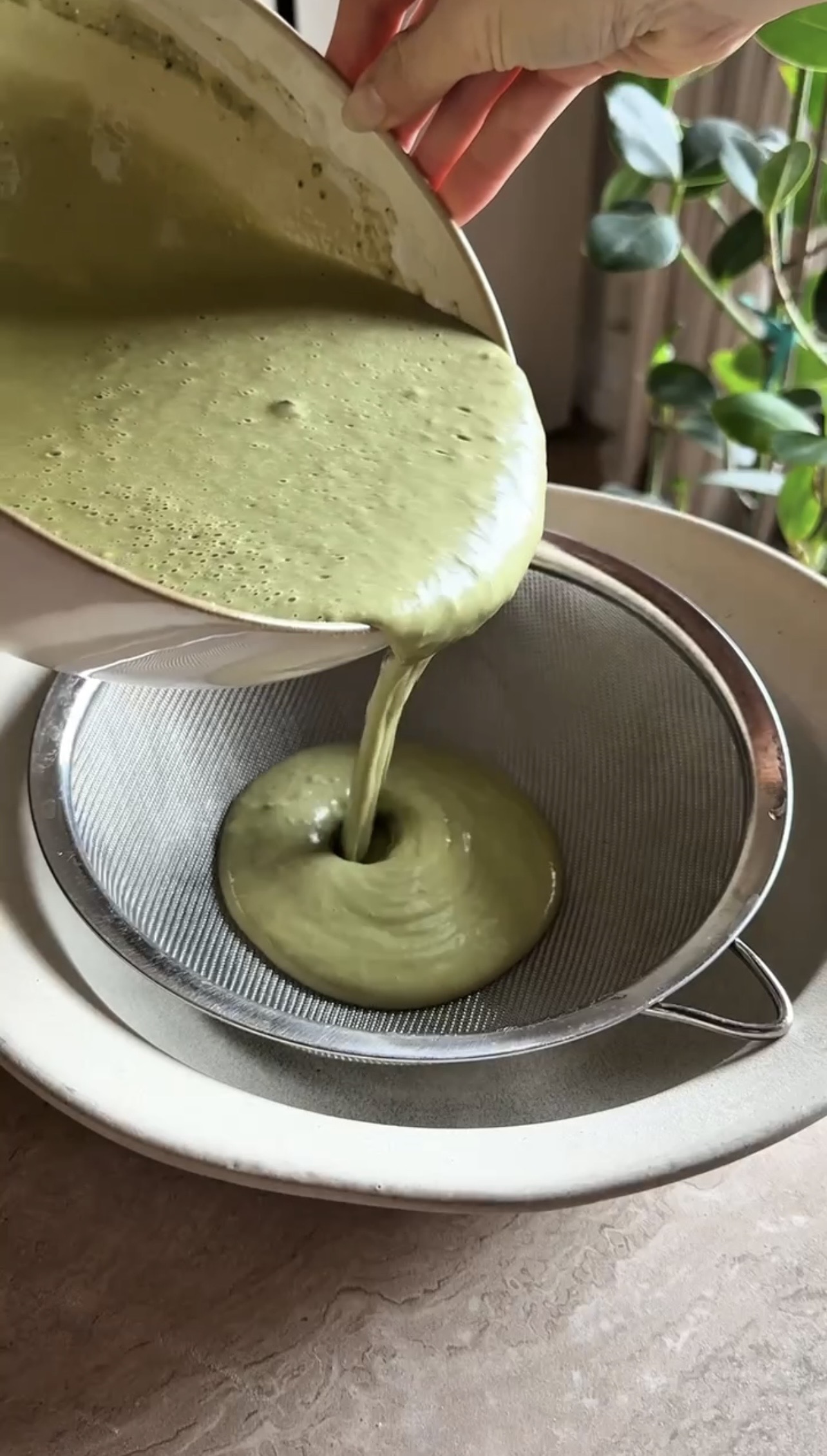 Torta mille crêpes al matcha ricetta step 2
