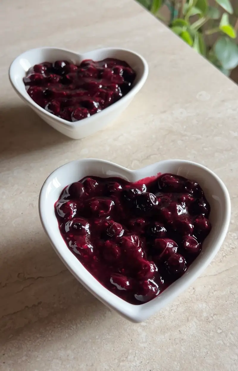 Budini di vaniglia con coulis ai frutti di bosco ricetta