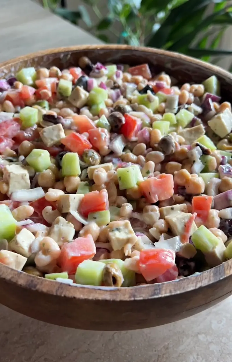 Insalata greca di legumi ricetta