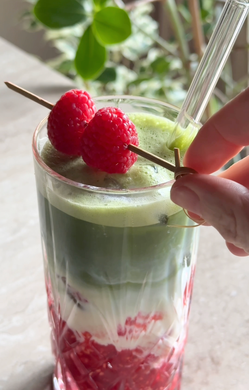 Iced matcha latte al lampone ricetta