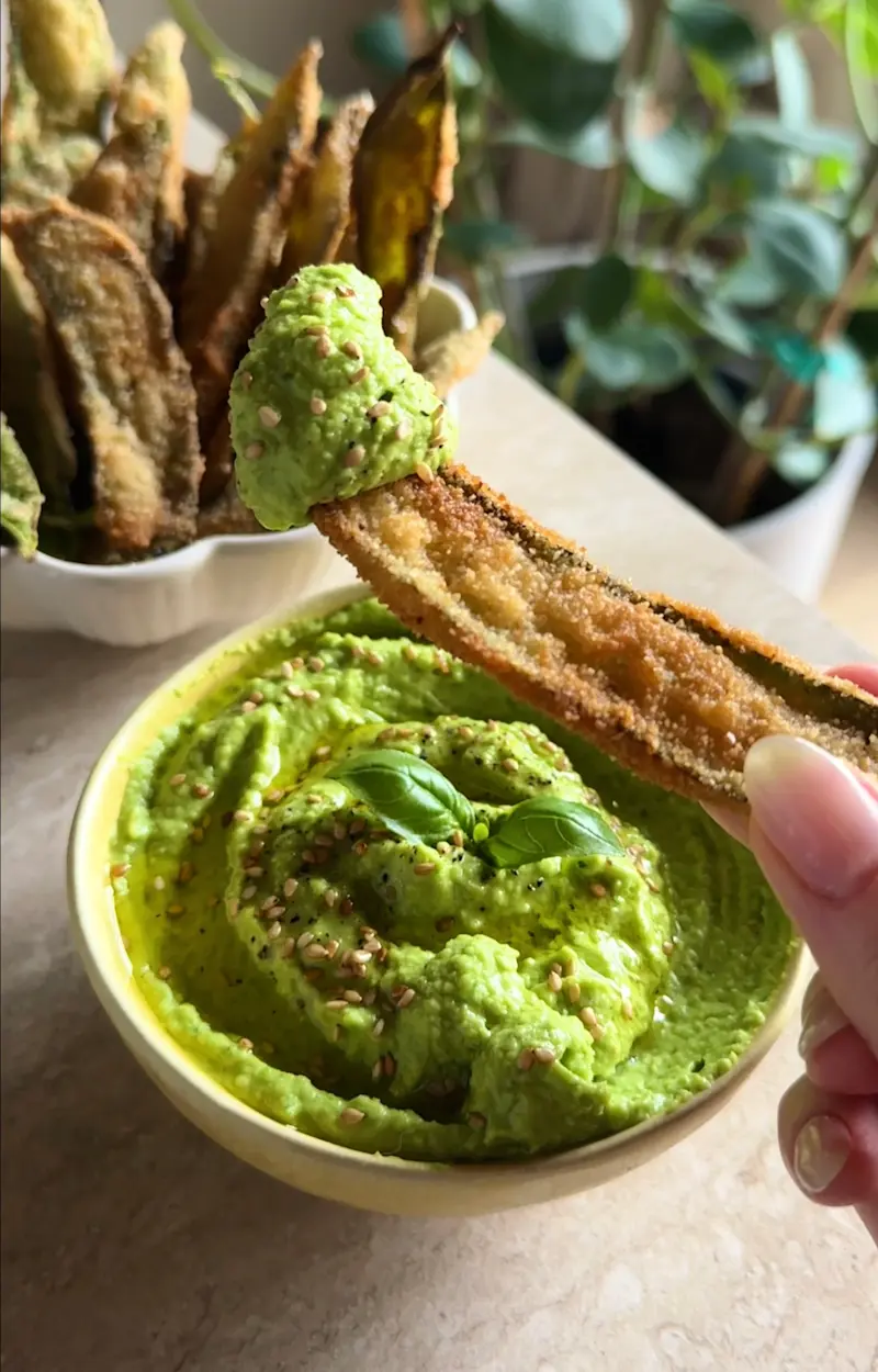 Hummus di piselli e chips con le loro bucce ricetta