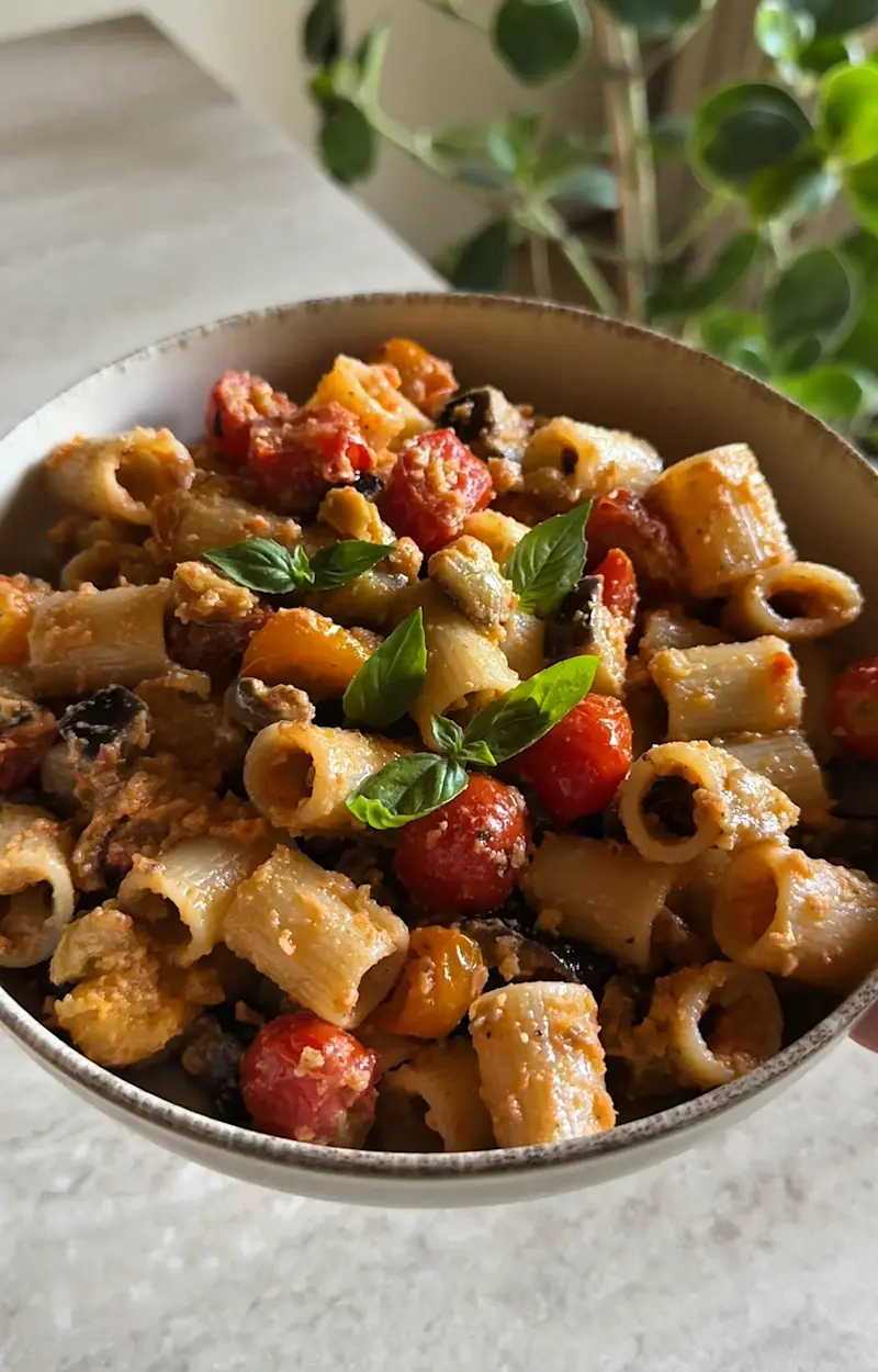 Pasta con pomodorini e melanzane ricetta