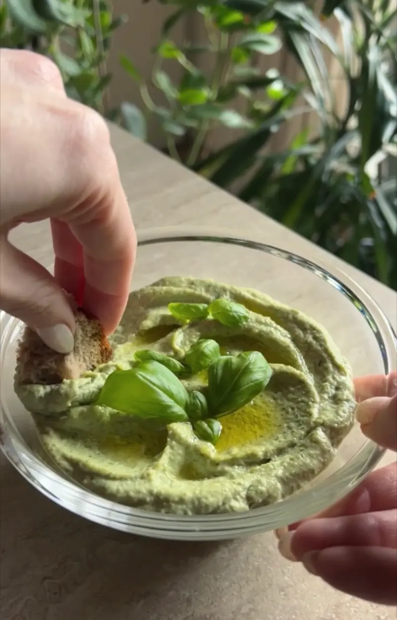 Crema spalmabile al tofu pestosa ricetta