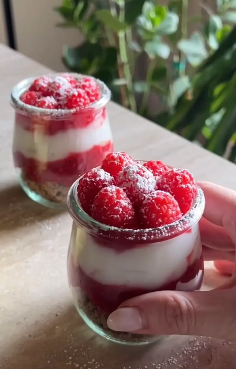 Bicchierini cocco e lamponi ricetta