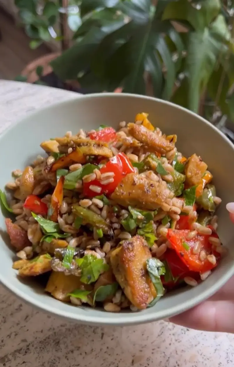 Farro con pollo vegetale e peperoni ricetta