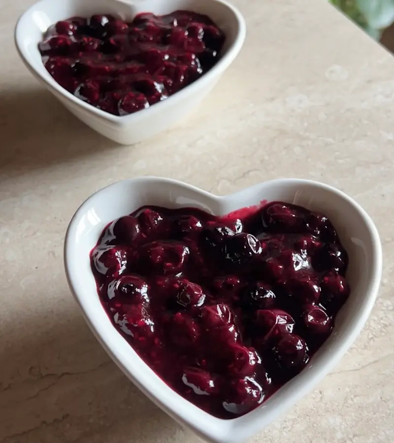 Budini di vaniglia con coulis ai frutti di bosco ricetta