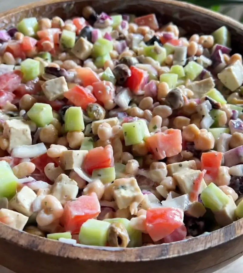Insalata greca di legumi ricetta