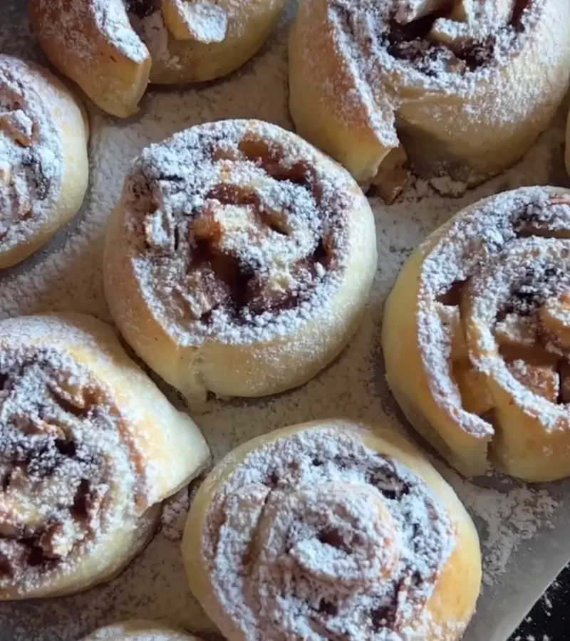 Cinnamon rolls pere e cioccolato ricetta