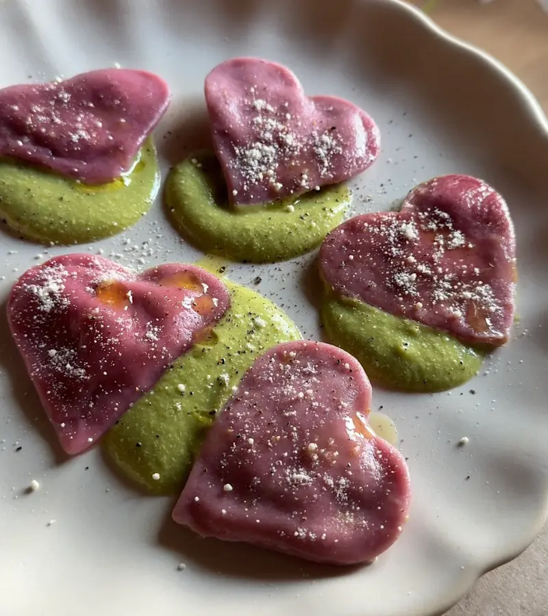 Ravioli di barbabietola alle erbe aromatiche ricetta