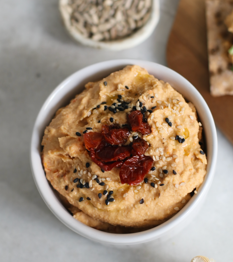 Hummus di pomodori secchi e paprika ricetta