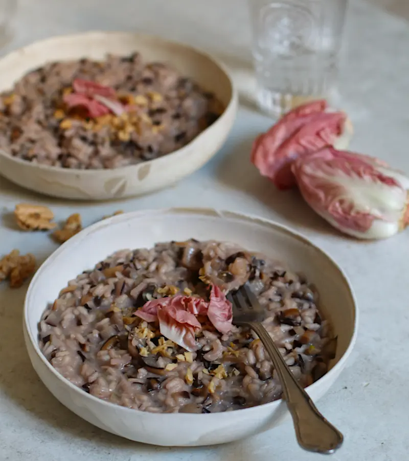 Risotto al radicchio di Treviso con pere e yogurt ricetta