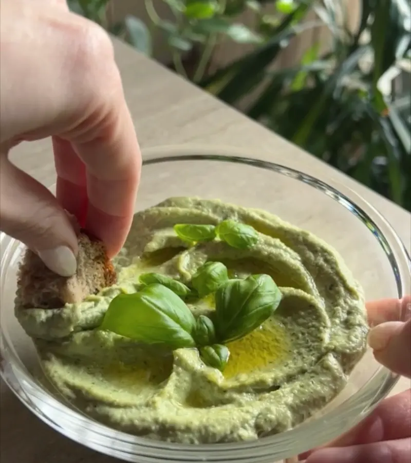 Crema spalmabile al tofu pestosa ricetta