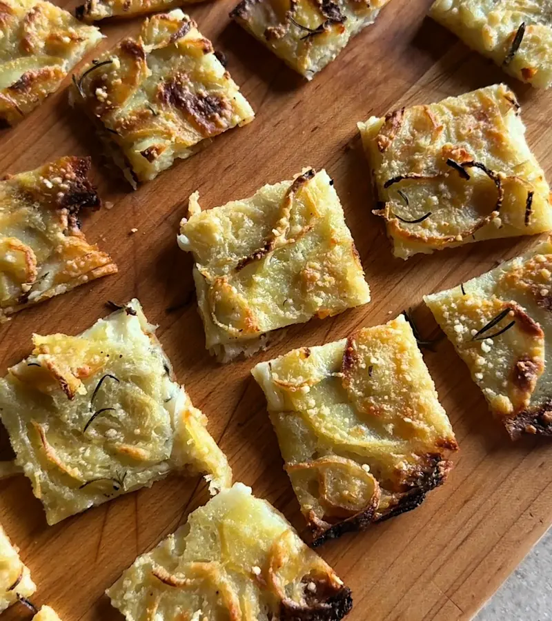 Schiacciata di patate e cipolle ricetta