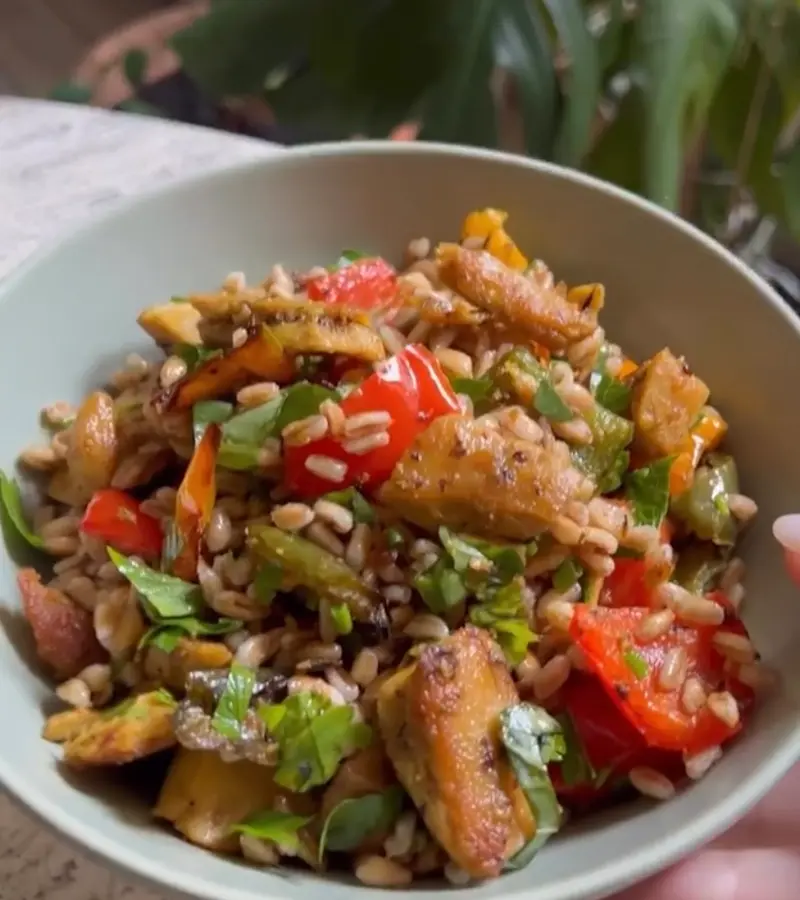 Farro con pollo vegetale e peperoni ricetta